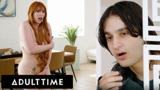 Καυτές στιγμές στο Avel Time: Κόκκινη μητριά MILF γυμνή γιόγκα και αποπλάνηση